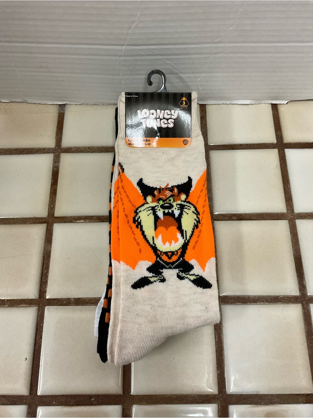 Warner Bros. Looney Tunes Taz Crew Socks - Orange & Cream